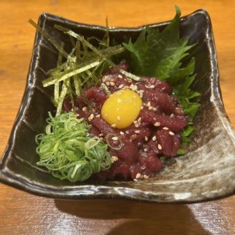 馬刺しユッケ