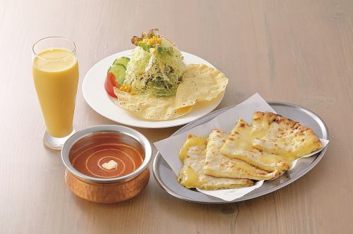 【当店人気ナンバーワン】グランドメニューからお好きなカレーとナンが選べる大満足のスキスキセット♪