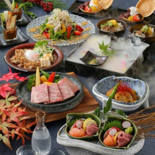 宴会用◎主菜、鲜鱼生鱼片、生熟牛里脊肉排等8道菜品的“Tan套餐”，附2小时无限畅饮