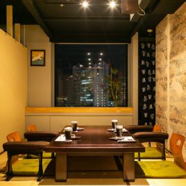 [Private tatami room where the whole family can relax] All seats are equipped with partitions.You can relax in a calm Japanese space.The view is beautiful both during the day and at night.