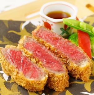 Rare cutlet of beef loin