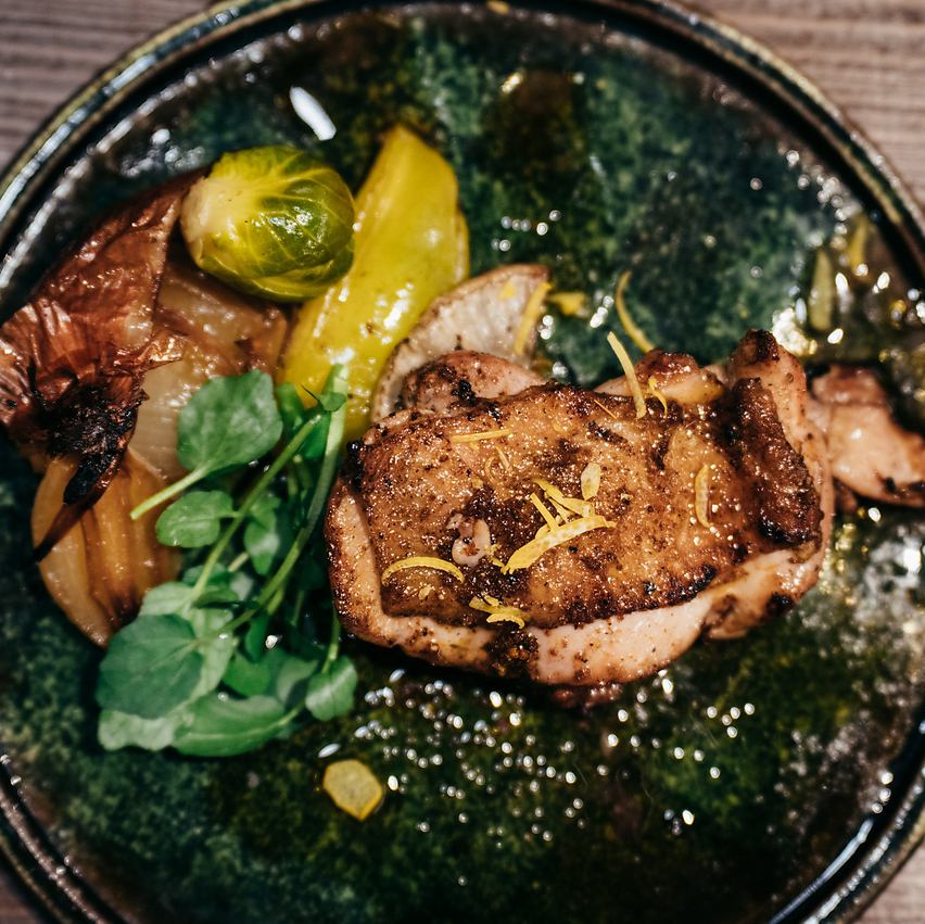 【洋食】×【居酒屋】薪の香りを纏ったこだわりの洋食