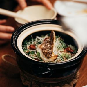 びすとろ土鍋ご飯~魚介と烏賊墨~