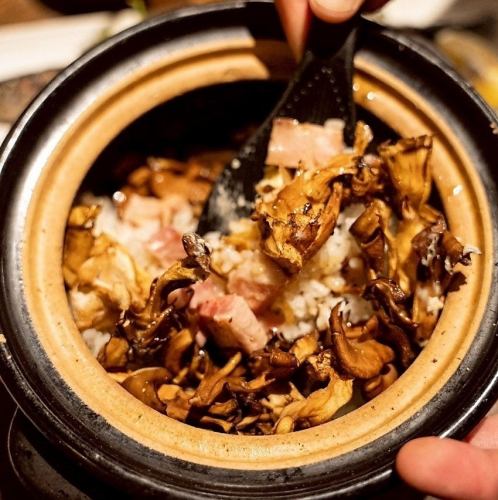 舞茸とローストポークの土鍋ご飯~バター醤油~