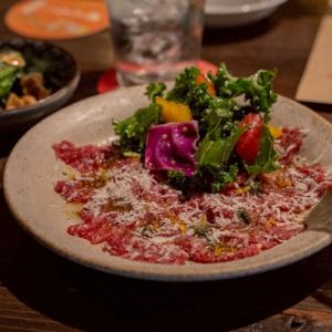 馬肉のカルパッチョ ~バジルソース~