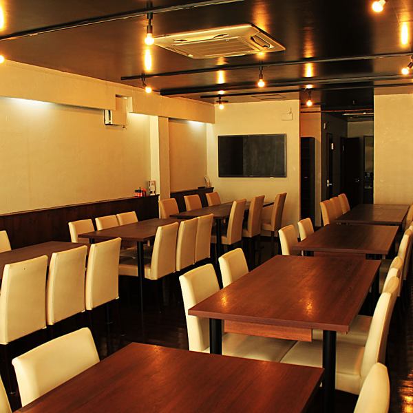 Right next to Keisei Department Store.Various banquets such as welcome and farewell parties and wedding ceremonies are available for up to 100 people.