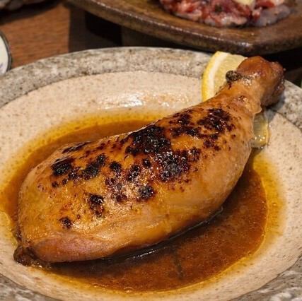 【絶品◎】お酒が止まらない！「口封じの背徳骨付きチキン」