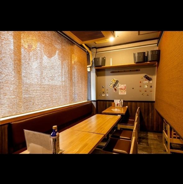 1階と2階にお席がわかれており、広々とした店内です宴会・飲み会・女子会・ママ友など、様々なシーンでご利用いただける居酒屋♪ご家族やご友人とのお食事にもぴったりのお席です！貸切も大歓迎ですのでお気軽にお問い合わせください。ご予算や人数などお気軽にご相談ください。お待ちしております。
