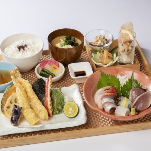 Tempura and sashimi set