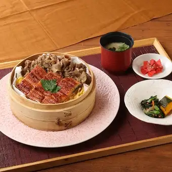 Luxurious steamed rice set with eel and beef shigure