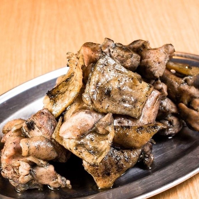 Miyazaki's specialty [Charcoal-grilled free-range chicken thigh] Authentic charcoal-grilled dish!