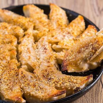 1/5～《18時まで入店限定☆》お得な食べ放題●90分☆餃子4種×唐揚4種食べ放題800円(880)