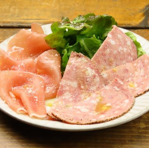 Assortment of prosciutto and pepper ham