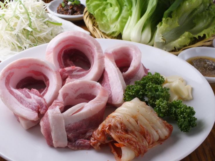 This thickness! The proud "Samgyeopsal" is crispy by removing fat!