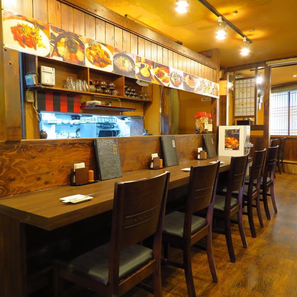 There is also a counter seat! To receive from one person to two people 石 Please come to the store by all means even if it is a stone-baked Bibimbap or Samgypsal.