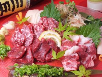 Comes with the finest horse sashimi! Luxury course full of chicken! 10 dishes + 90 minutes [all-you-can-drink] <<10 dishes>>...5000 yen