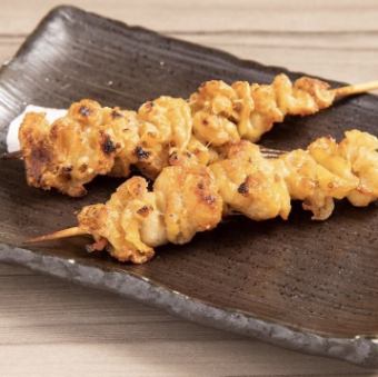 Chicken skin skewers (salt/sauce)