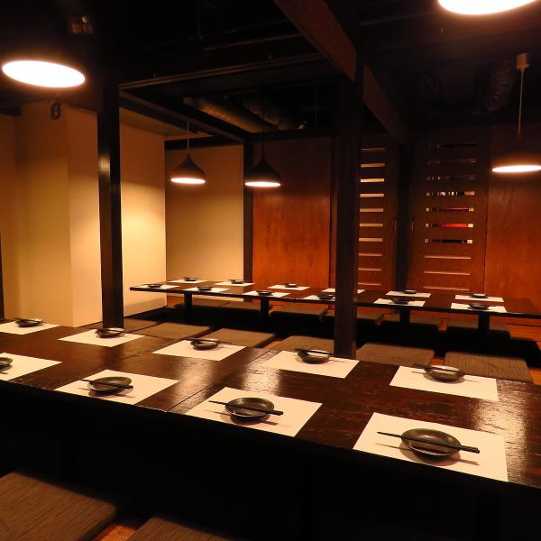 【最大100名様まで個室宴会OK！】すすきの駅近くの好立地！歓送迎会、会社宴会、女子会、合コン…etc.どんなお集まりも個室へご案内♪洗練された和空間はインテリアに目が無い女性にも大好評♪ 85名様以上で貸切のご相談も承ります。