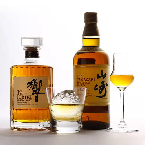 Local sake from all over Japan! Over 100 types of drinks available.