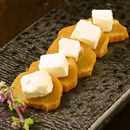 Icing cake cream cheese