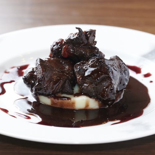 美山の鹿　すね肉の赤ワイン煮込み