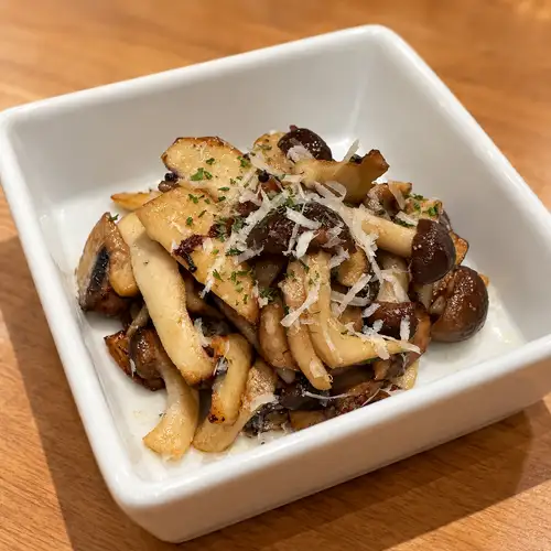 Sautéed fresh mushrooms in butter