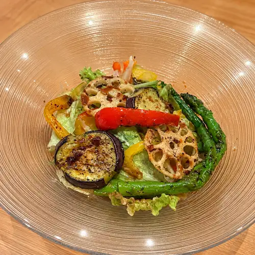 Grilled colorful vegetable salad