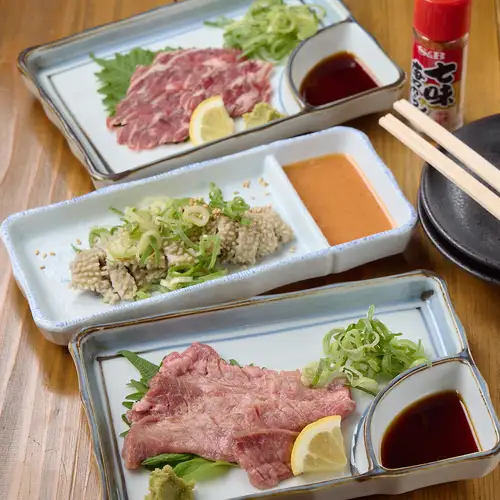 冷凍不使用の生牛肉を使った手切り牛刺しの魅力