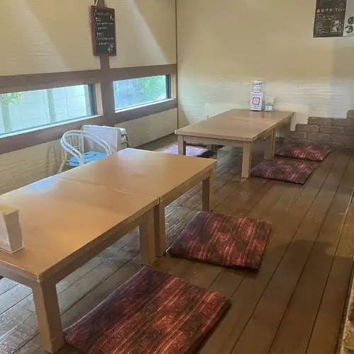 4名席のお座敷です。連結して大人数でも可能です。