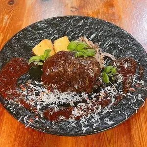 【肉料理】和牛の赤ワイン煮込み