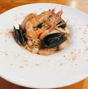 【オイル】魚介のペペロンチーノ