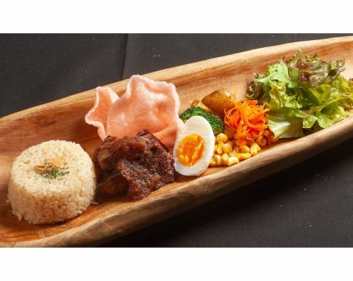 주사위 스테이크 & 마늘 쌀 (국물 포함)