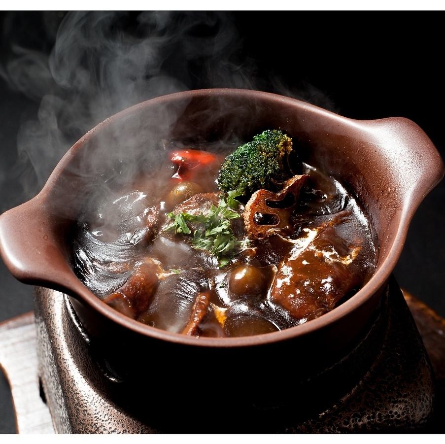 見た目も華やかな当店こだわりの料理を多数ご用意しております!