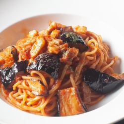 茄子とベーコンのトマトソース