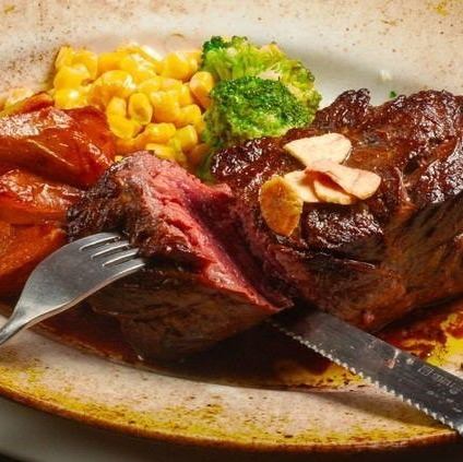 ナポリタンなどの他、おつまみも充実◎