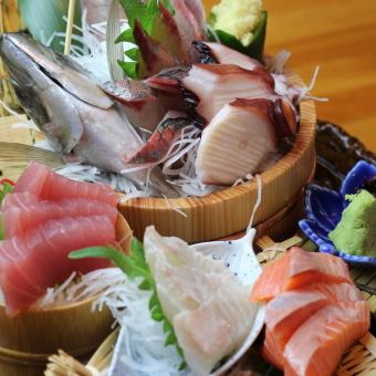 Get a great deal if you start by 6:30 pm! [Great value set] with 5 types of sashimi and all-you-can-drink included