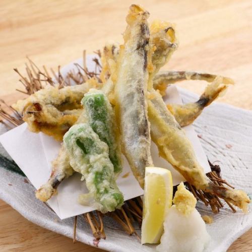 Shishamono tempura with roe