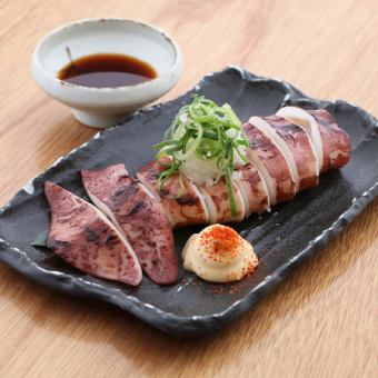 烤整只鱿鱼（配辣椒蛋黄酱）