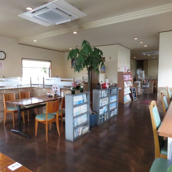 Table seats and counters are available in the store.You can enter the restaurant without hesitation even from one person, so please use it for lunch or a short break ♪ There is also a great lunch lunch and Western food menu, so it is also suitable for families with children ◎