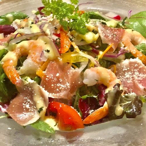 Shrimp and raw ham salad