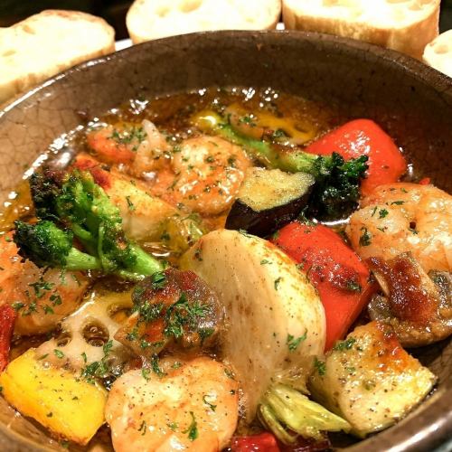 Plump Shrimp and Seasonal Vegetables Ajillo with Baguette