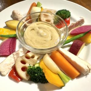 Moist trimune and seasonal vegetable bagna cauda