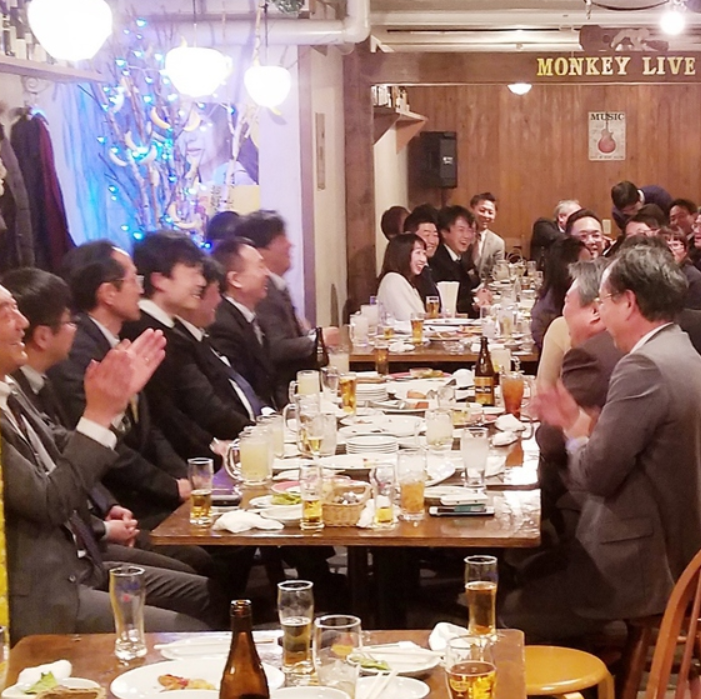 宴会最大４５名様まで収容可！団体用にテーブルをセッティング◎