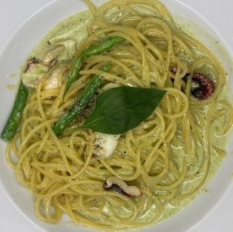 Genoa cream pasta with octopus and green beans