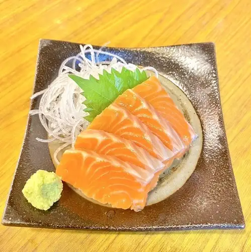 サーモン刺し