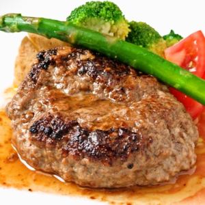 100%ビーフハンバーグ(和風オニオンガーリックソース)