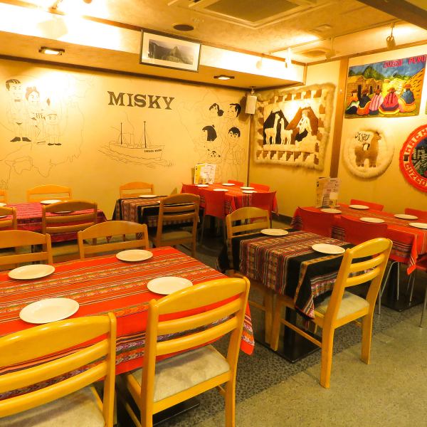 The inside of the store is a cozy space where Peruvian time flows ♪ PARTY is OK for up to 42 people! Perfect for important banquets ♪