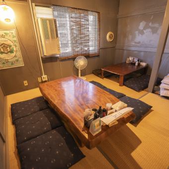 【２F座敷席：8名様×1卓／6名様×1卓／4名様×1卓／2名様×2卓】