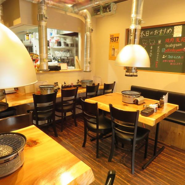 Fashionable and beautiful interior ♪ We are particular about the atmosphere of the shop! A shop with a warm hideaway atmosphere ♪ We offer seats where you can feel the warmth of wood ♪ Charter is OK from 15 people! Banquet You can use it for various occasions such as drinking party, girls' party ☆