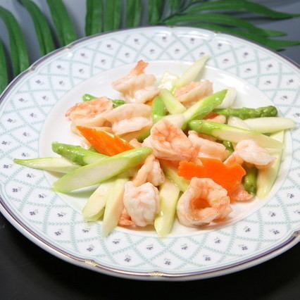 Stir-fried shrimp and asparagus